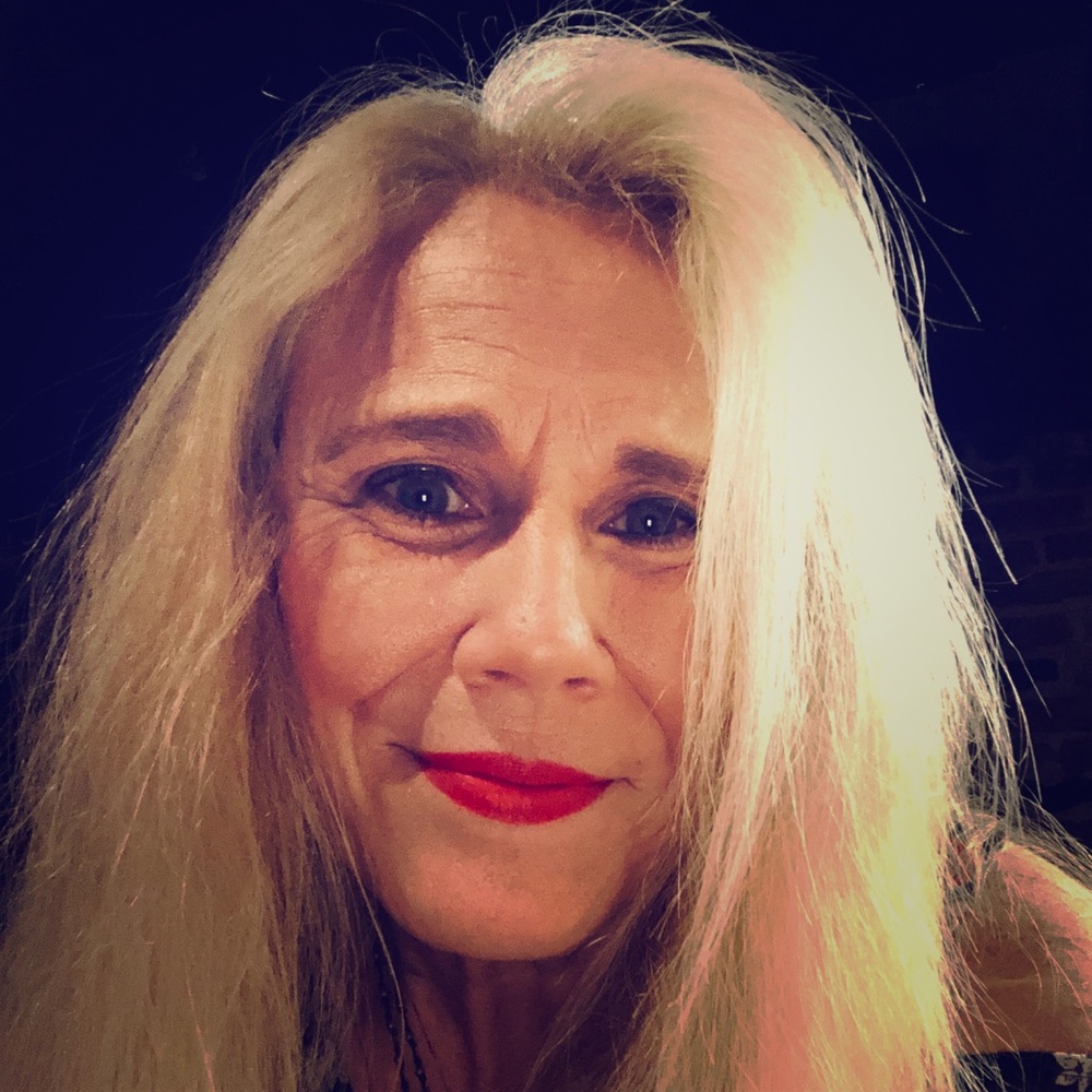 Meet your Posher, Joanie